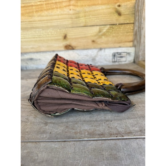 Handmade Coconut‎ Shell Shiny Paint lacquer finish Handbag Purse w/wooden handle - Picture 4 of 16